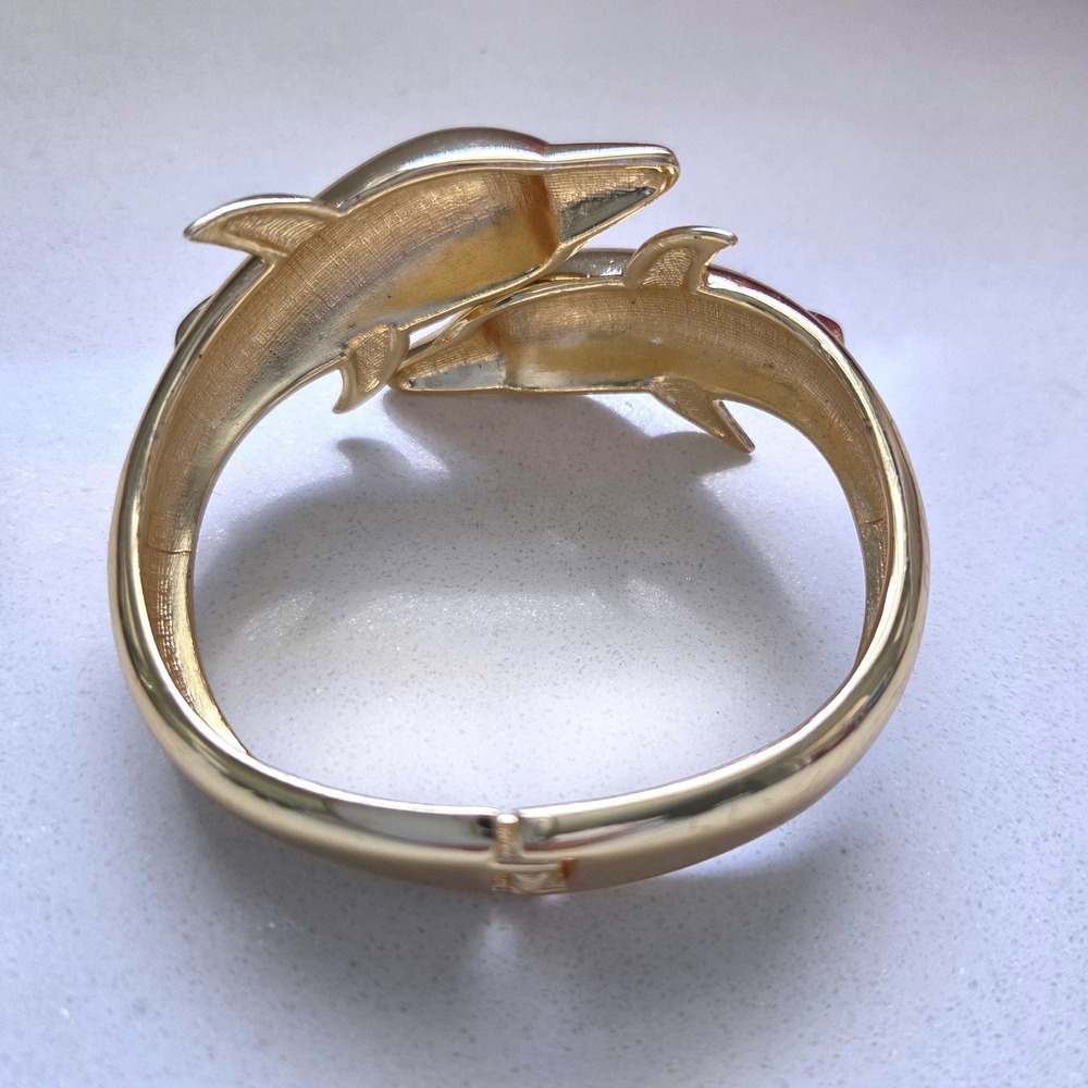 Vintage Gold Tone Double Dolphin Bypass Hinge Bangle Bracelet Coastal Jewelry - Picture 3 of 6